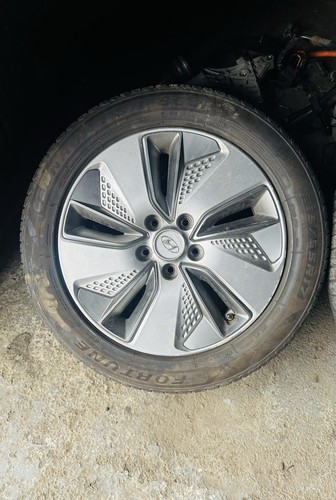 Hyundai kona alloy - hyundai,