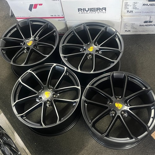 Display porsche - ex, 22”
